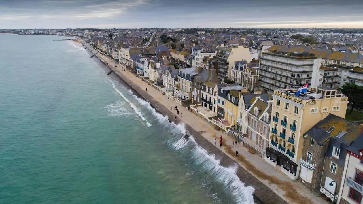Studio A 100M A Pied De La Plage Et De La Digue Du Sillon Apartment Saint-Malo France